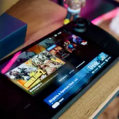 Steam Deck z grą Borderlands 2 na ekranie.