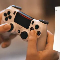 Czy pad od PS4 działa na PS5? Odkryj ważne ograniczenia kompatybilności