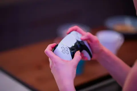 Czy pad od PS5 pasuje do PC? Odkryj pełną kompatybilność i funkcje