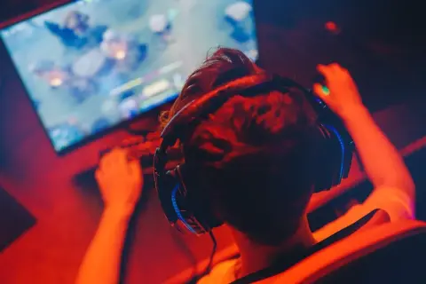 Jak pożyczyć grę na Steam i uniknąć problemów z udostępnianiem
