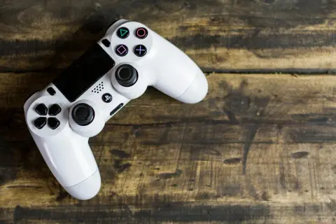 Pomysły na prezent dla fanów grania na konsoli? Sprawdź „Ghost of Yōtei” na PS5