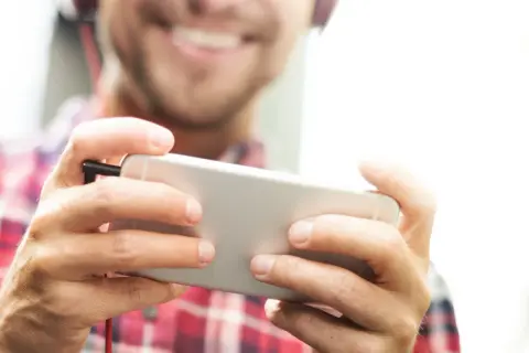 Rozrywka mobilna – zalety gry na smartfonie