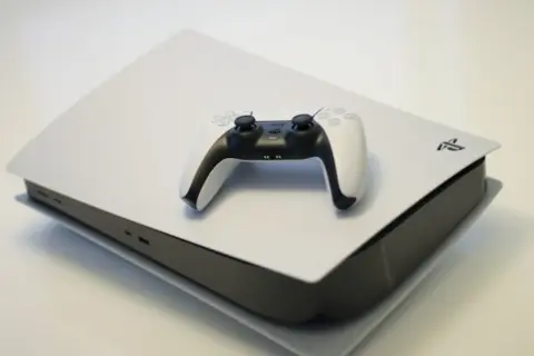 Gry na PS5 idealne na prezent pod choinkę