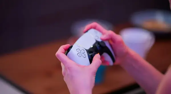 Czy pad od PS5 pasuje do PC? Odkryj pełną kompatybilność i funkcje