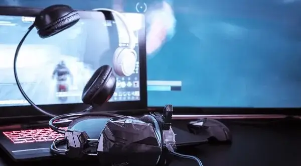 Jak podłączyć PS5 do laptopa kablem HDMI - uniknij problemów z wyświetlaniem