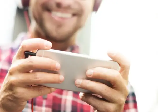 Rozrywka mobilna – zalety gry na smartfonie
